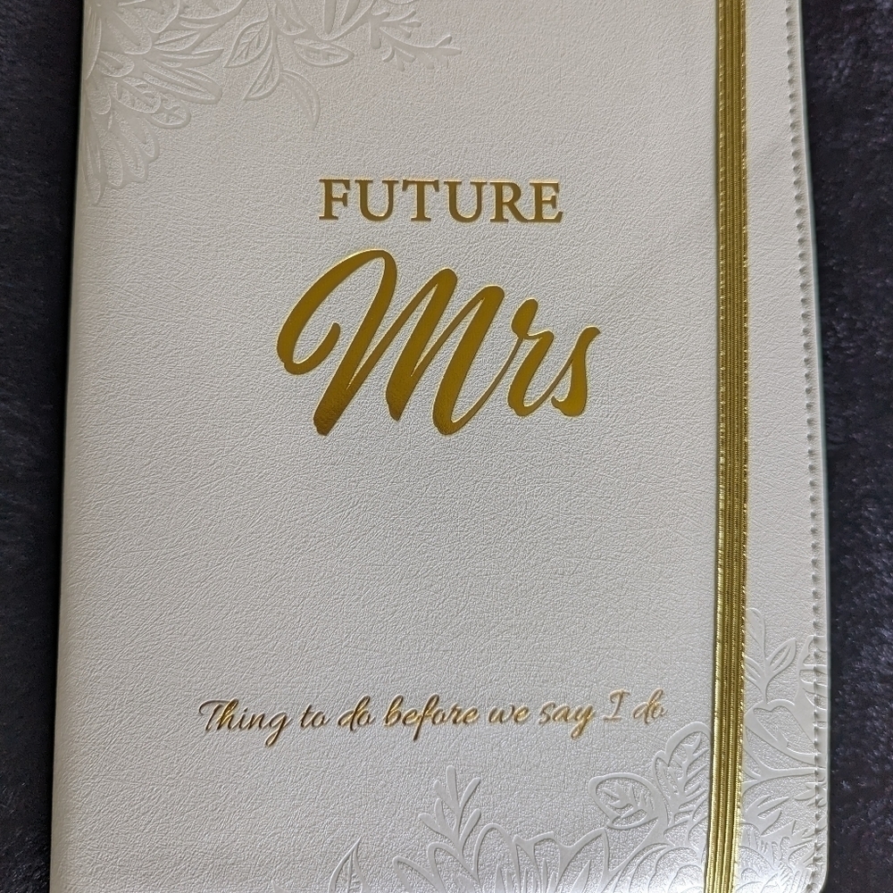 Wedding Planning Notebook - Picture 2 of 12